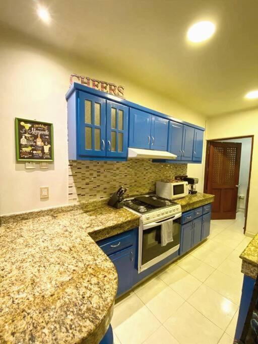 Penthouse 2bd 2ba With Private Rooftop And Jacuzzi